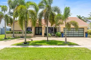 10506 NW 7th Ct, Plantation, FL 33324 - Photo 2