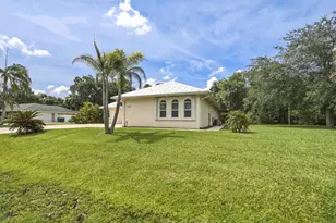 2305 Winding Creek Ln, Fort Pierce, FL 34981 - Photo 8