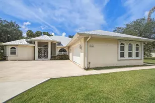 2305 Winding Creek Ln, Fort Pierce, FL 34981 - Photo 4