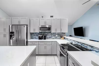 5781 Laurel Green Circle, Boynton Beach, FL 33437 - Photo 12