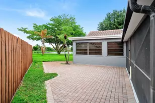5781 Laurel Green Cir, Boynton Beach, FL 33437 - Photo 36