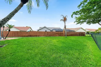5781 Laurel Green Circle, Boynton Beach, FL 33437 - Photo 32