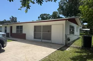 304 S 30th St, Fort Pierce, FL 34947 - Photo 2