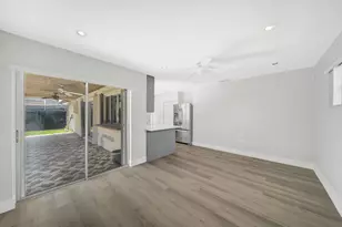 2545 NW 105th Ln, Sunrise, FL 33322 - Photo 10