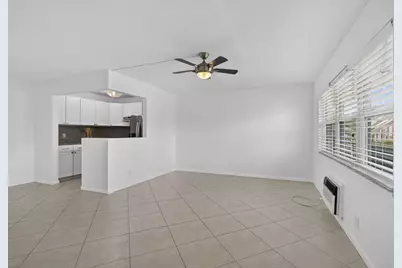 127 Chatham F, West Palm Beach, FL 33417 - Photo 4