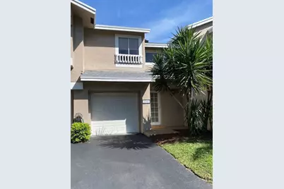 2217 Discovery Circle W, Deerfield Beach, FL 33442 - Photo 2