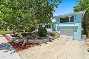 1429 Crest Dr, Lake Worth, FL 33461 - Photo 1