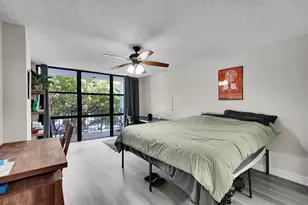 1000 Parkview Dr, Hallandale Beach, FL 33009 - Photo 16
