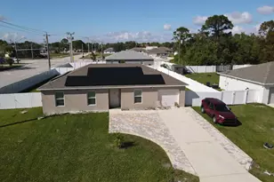 402 NE Mainsail St, Port Saint Lucie, FL 34983 - Photo 2