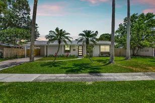 832 SW 10th Ave, Boca Raton, FL 33486 - Photo 1