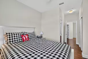 27 NW Hawthorne Pl, Boca Raton, FL 33432 - Photo 38