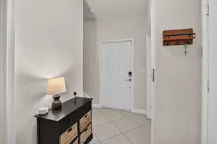 27 NW Hawthorne Pl, Boca Raton, FL 33432 - Photo 10