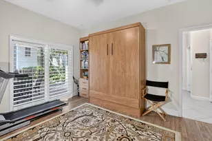 27 NW Hawthorne Pl, Boca Raton, FL 33432 - Photo 8