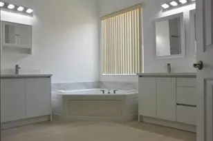 19496 S Whitewater Ave, Weston, FL 33332 - Photo 10