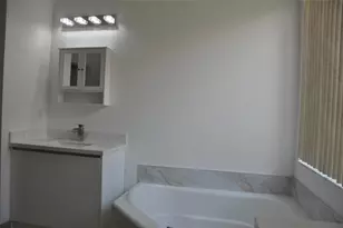 19496 S Whitewater Ave, Weston, FL 33332 - Photo 12