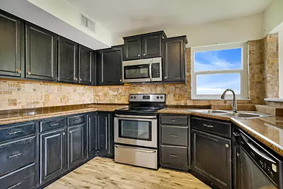 3570 Woods Walk Boulevard, Lake Worth, FL 33467 - Photo 10