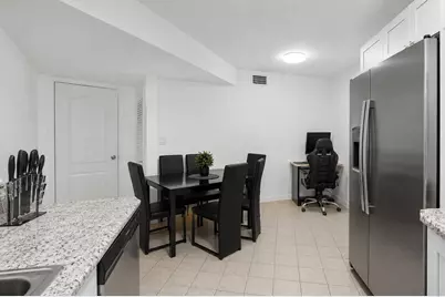 300 Palm Circle W #106, Pembroke Pines, FL 33025 - Photo 6