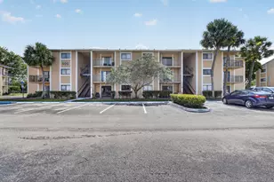 300 Palm Cir W, Pembroke Pines, FL 33025 - Photo 30