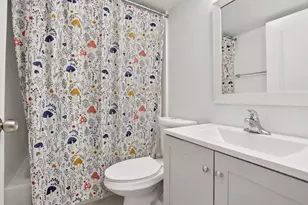 300 Palm Cir W, Pembroke Pines, FL 33025 - Photo 20