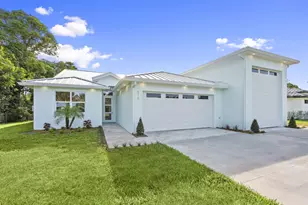516 SE Alamanda Way, Stuart, FL 34996 - Photo 16