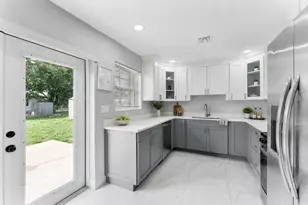 6501 SW 15th Ct, North Lauderdale, FL 33068 - Photo 4