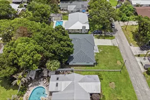 1124 Club Dr, Fort Pierce, FL 34982 - Photo 44