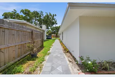 1124 Club Drive, Fort Pierce, FL 34982 - Photo 40