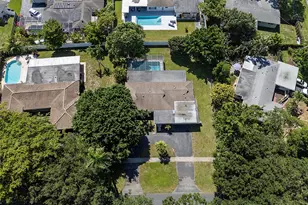 521 SW 59th Ave, Plantation, FL 33317 - Photo 8