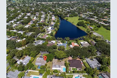 521 SW 59th Avenue, Plantation, FL 33317 - Photo 6
