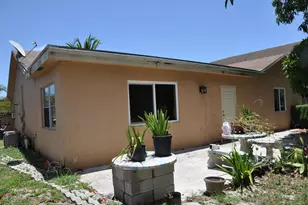 1906 SW 87th Ave, North Lauderdale, FL 33068 - Photo 20