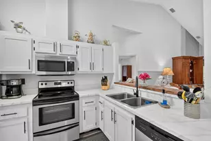 907 Harbour Pointe Way, Greenacres, FL 33413 - Photo 6