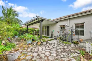 13761 N Garden Cove Circle, Davie, FL 33325 - Photo 30