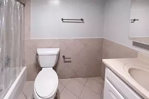 3050 N Palm Aire Dr, Pompano Beach, FL 33069 - Photo 10