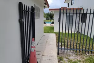 240 SW 7th St, Boca Raton, FL 33432 - Photo 20