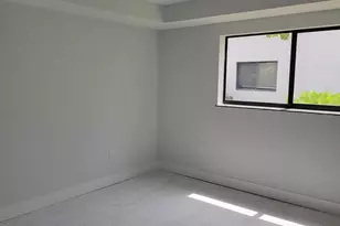 240 SW 7th St, Boca Raton, FL 33432 - Photo 8