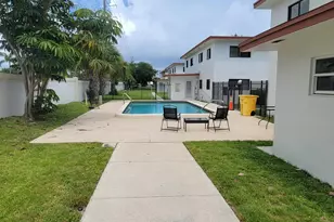 240 SW 7th St, Boca Raton, FL 33432 - Photo 22