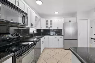 740 NE 199th St, Miami, FL 33179 - Photo 8