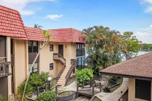 740 NE 199th St, Miami, FL 33179 - Photo 16