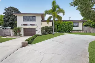424 NW 12th Ave, Boca Raton, FL 33486 - Photo 1