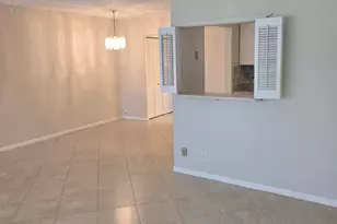 99 Salisbury E, West Palm Beach, FL 33417 - Photo 2