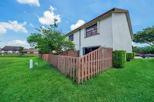 1030 Parkside Green Dr, Greenacres, FL 33415 - Photo 32