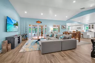 20438 SW 327th St, Homestead, FL 33030 - Photo 14