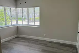 112 Lake Ave, Lake Worth Beach, FL 33460 - Photo 2