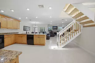 6024 Glendale Dr, Boca Raton, FL 33433 - Photo 6