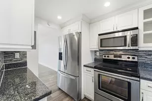 9360 Sunrise Lakes Blvd, Sunrise, FL 33322 - Photo 20