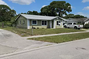 2605 Bennett Dr, Fort Pierce, FL 34946 - Photo 2