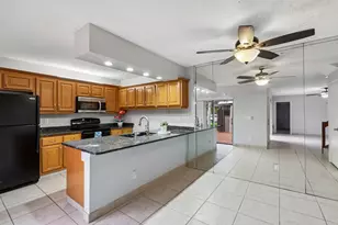 1176 SW 118th Terrace, Davie, FL 33325 - Photo 2