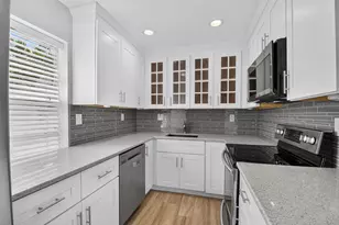 374 Capri H, Delray Beach, FL 33484 - Photo 2
