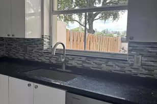 254 Riverwalk Cir, Sunrise, FL 33326 - Photo 6