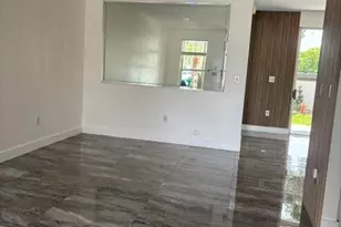 254 Riverwalk Cir, Sunrise, FL 33326 - Photo 2